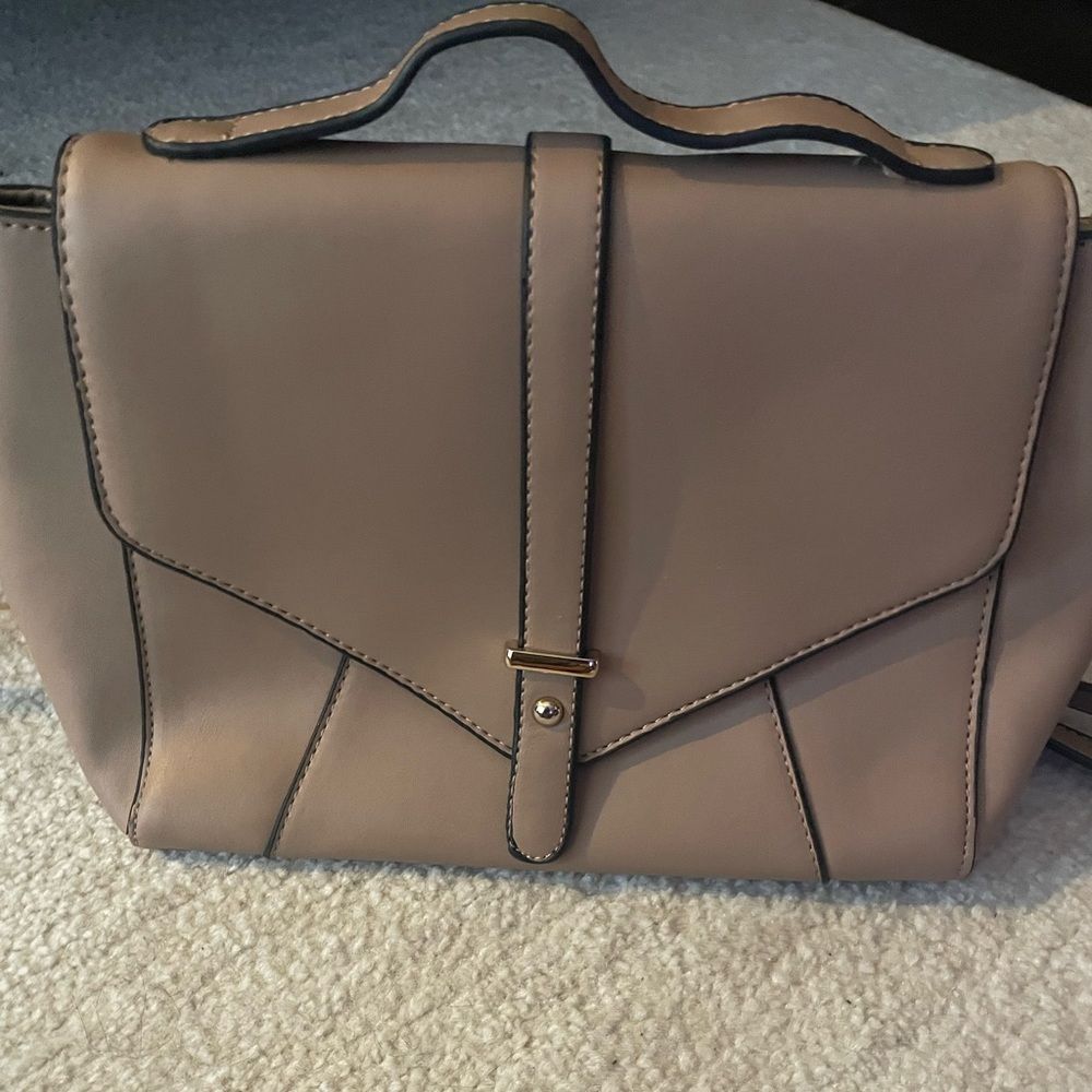 tan shoulder bag